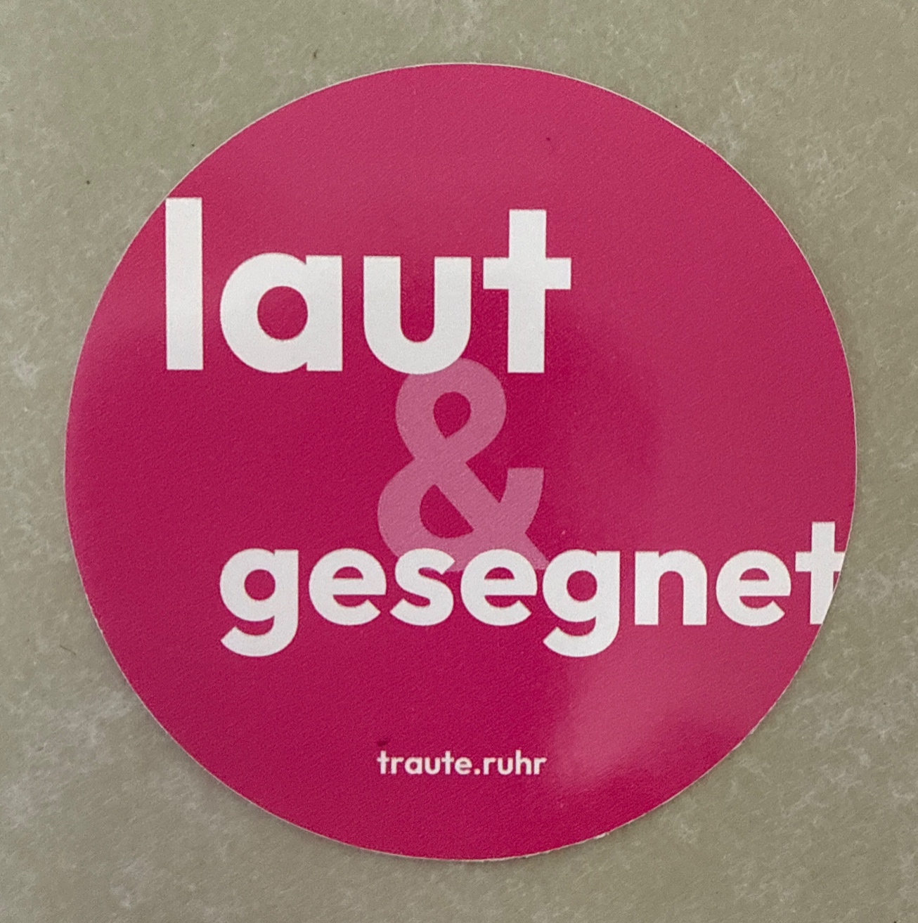 Laut & Gesegnet